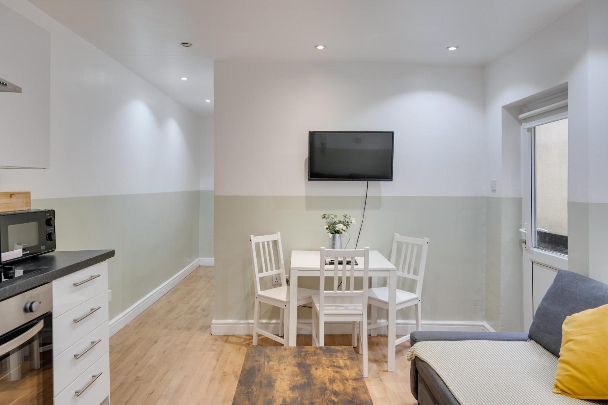 2 Bedroom Apartment For Up To 6 Nr Centre Cardiff Exterior photo